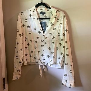 NWT peace sign front tie crop